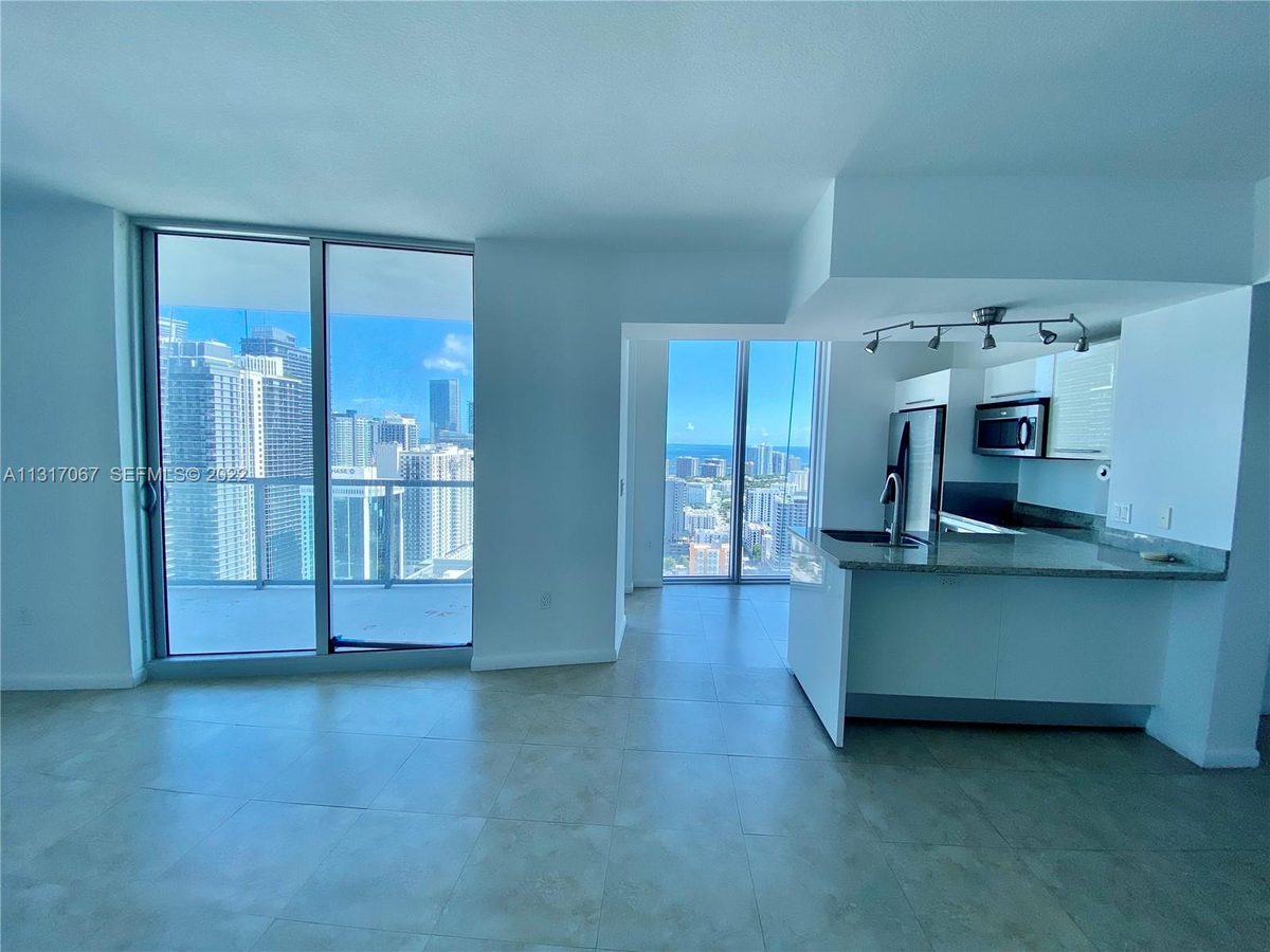 185 SW 7th Street #4012, Miami, FL 33130
